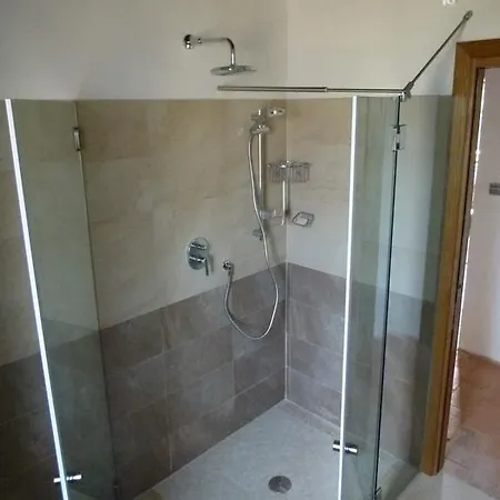 Poparello Apartment *
